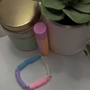 Don’t worry be happy - clay purple, blue, white, and pink bracelet